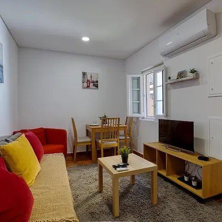 Appartement Beautiful Flat In Amazing Location Lissabon